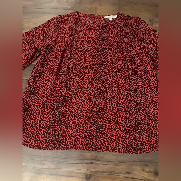 🖤 LOFT Red & Black Leopard Print Blouse – Size M - Picture 3 of 8